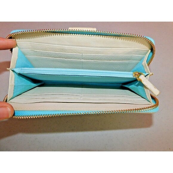 GORJANA BEIGE AND LIGHT BLUE LEATHER ZIP AROUND WALLET WITH CHECK BOOK SECTION - Picture 2 of 6